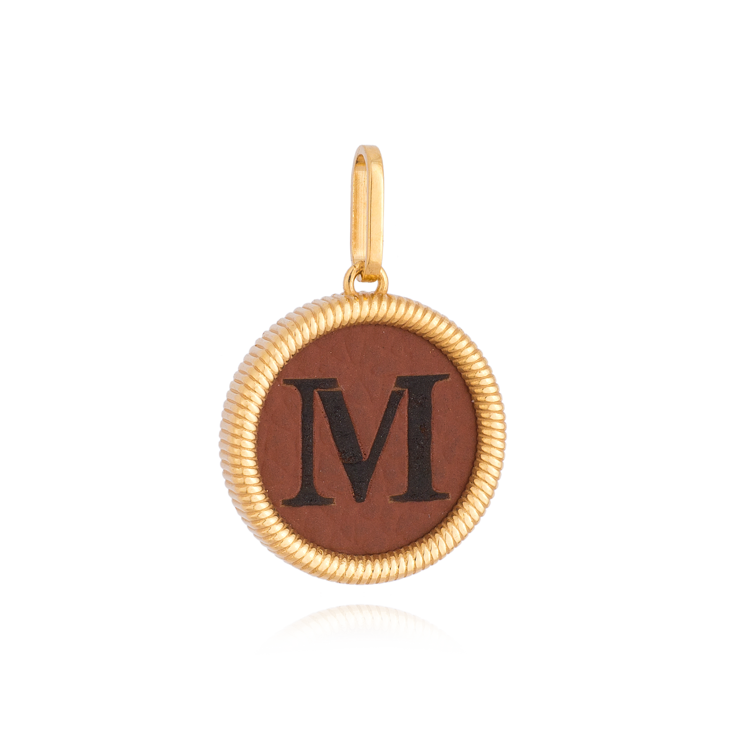 PINGENTE PLACA DE COURO E OURO REDONDA LETRAS